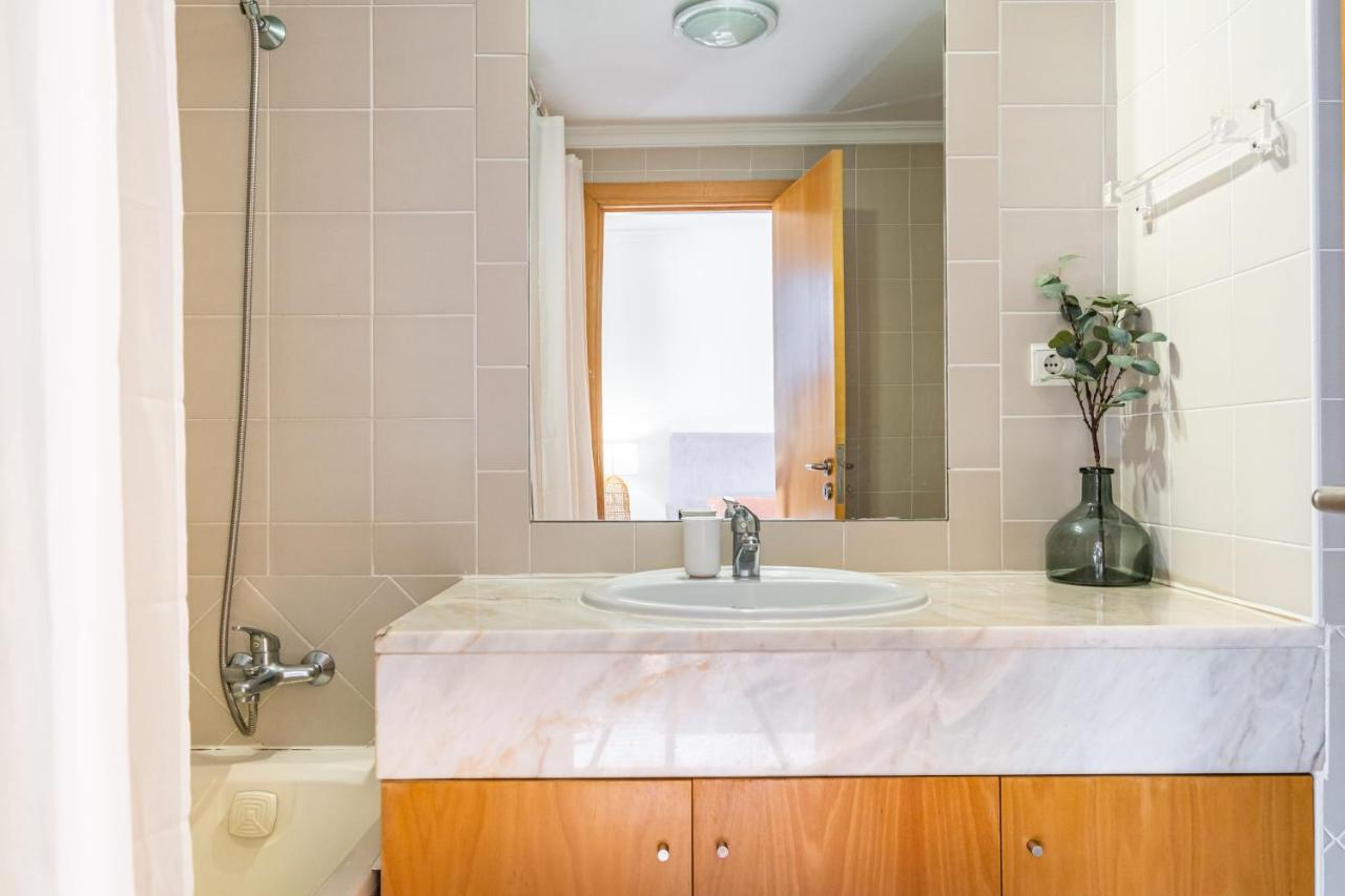 Pateo Do Carmo - By Wehost Apartment ฟุงชาล ภายนอก รูปภาพ