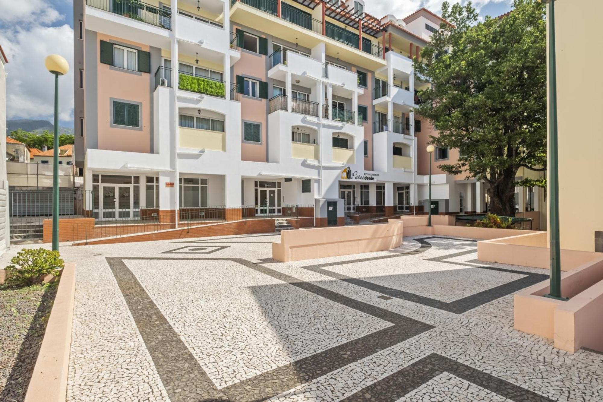 Pateo Do Carmo - By Wehost Apartment ฟุงชาล ภายนอก รูปภาพ